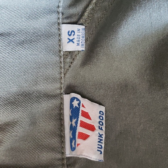 Junk Food Clothing Beatles Peace and Love Jacket - Picture 8 of 9